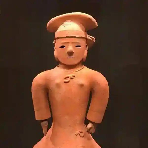 This photo shows the upper half of a haniwa named "Woman in full dress."